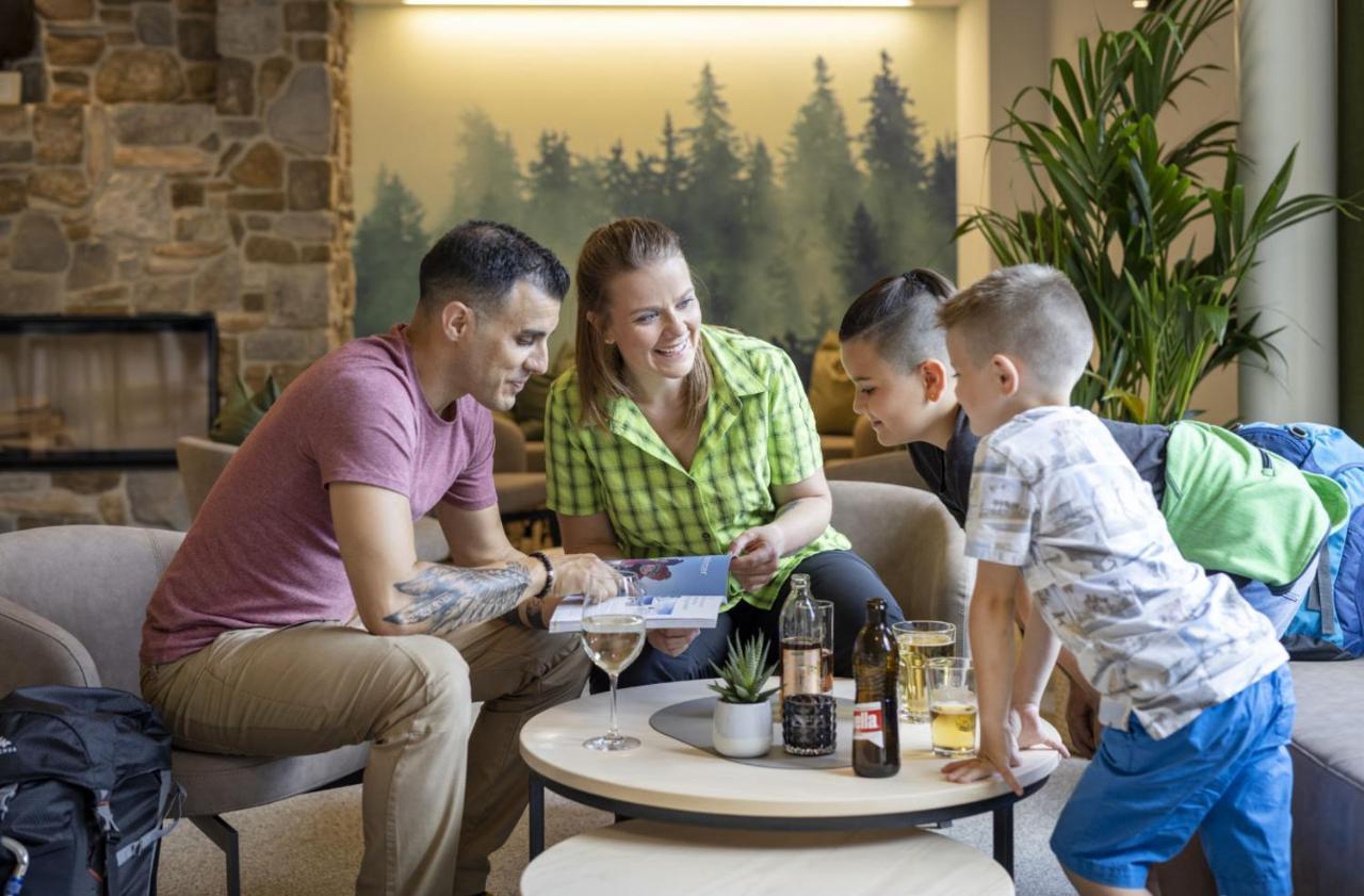JUFA Hotel Savognin Eksteriør billede